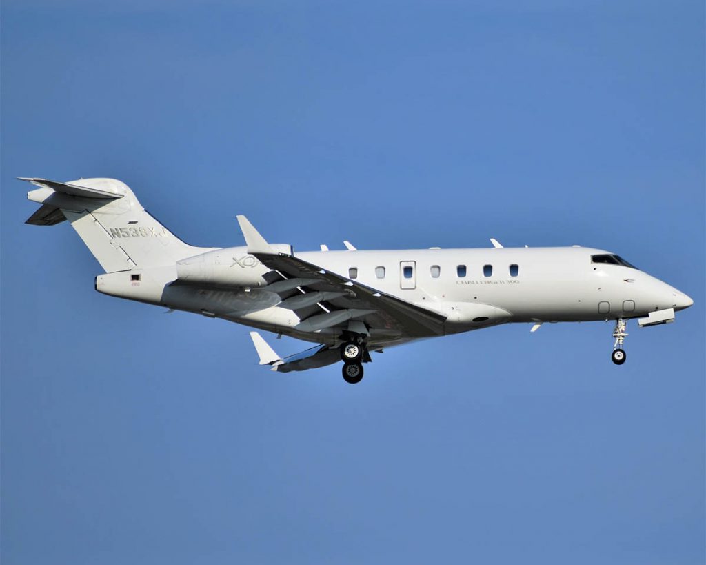 Bombardier Challenger 300 - best mid size private jet